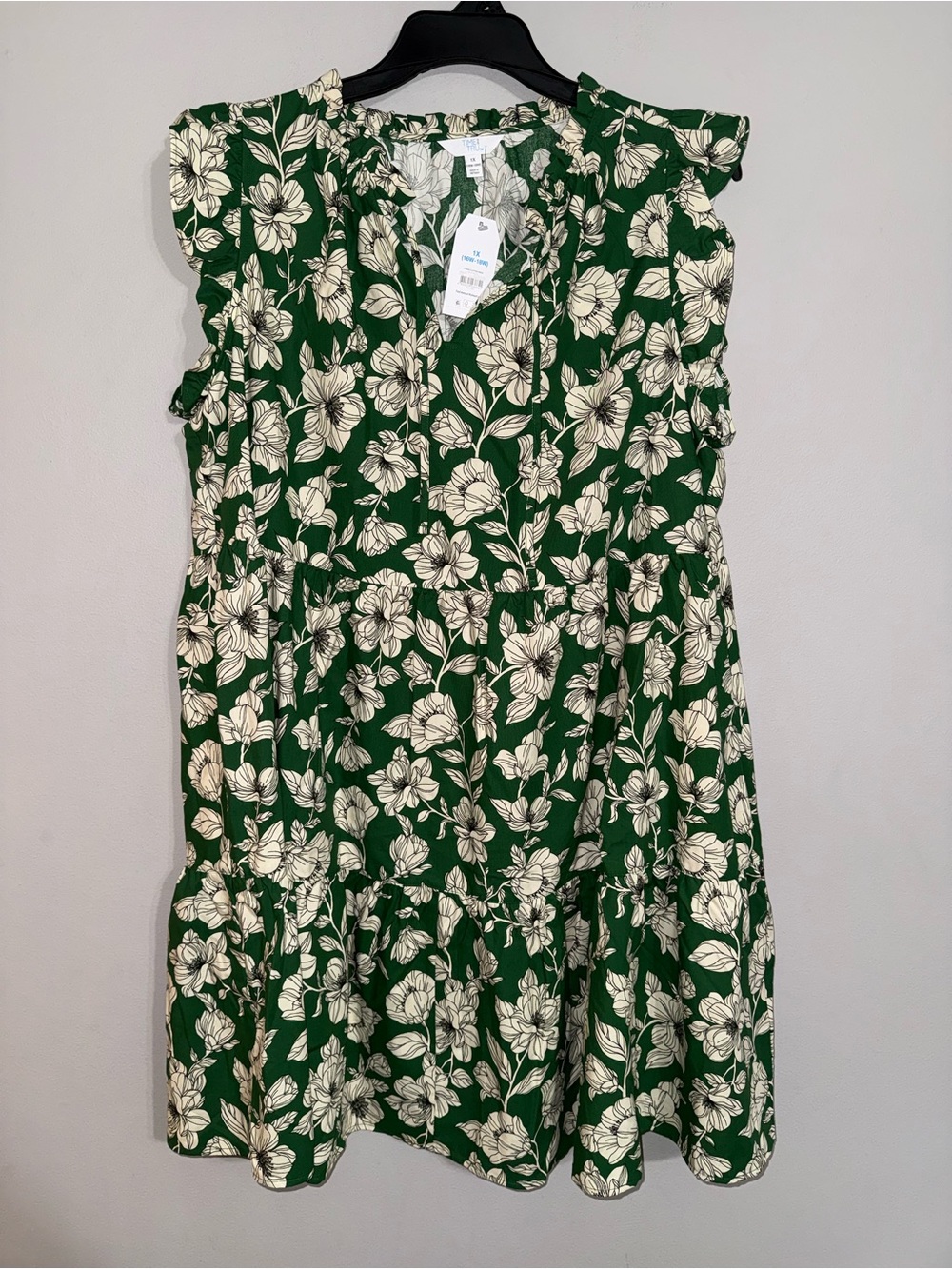 Time and Tru Women’s Green Floral V-Neck Ruffle Sleeve Dress 1x (16w-18w)